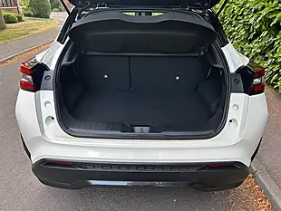 Used 2020 Nissan Juke Tekna+ White - Interior and Exterior details 19