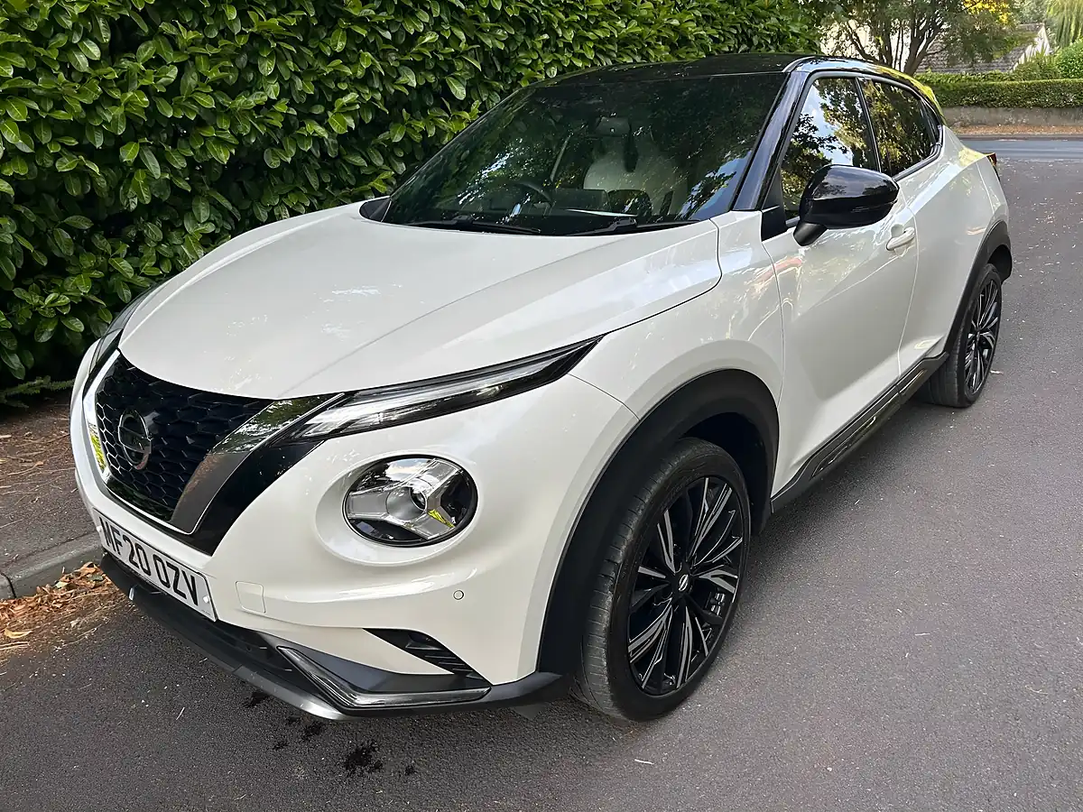 Used 2020 Nissan Juke Tekna+ White - Interior and Exterior details 9