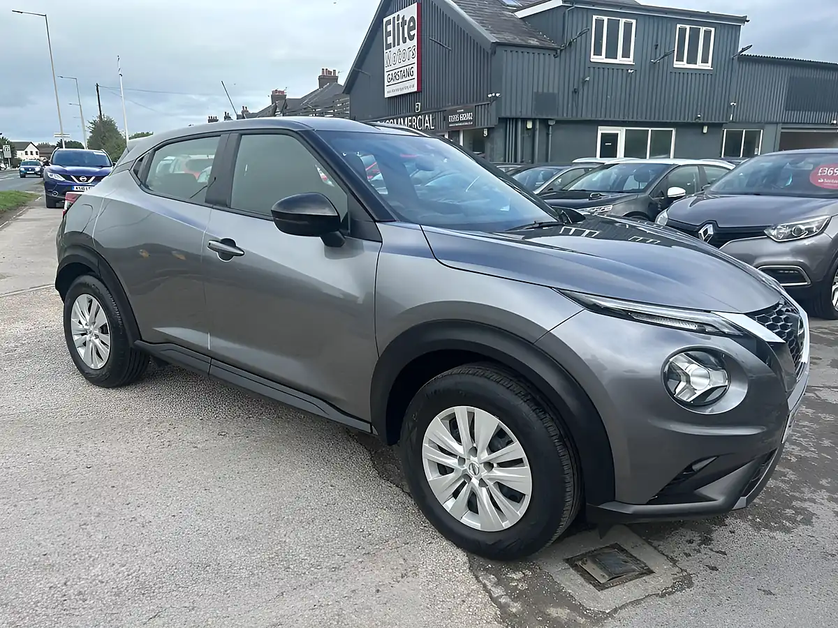 Used 2020 Nissan Juke Visia Grey - Front View
