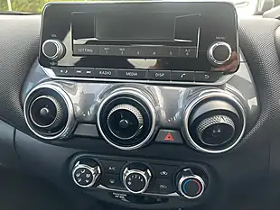 Used 2020 Nissan Juke Visia Grey - Interior and Exterior details 17
