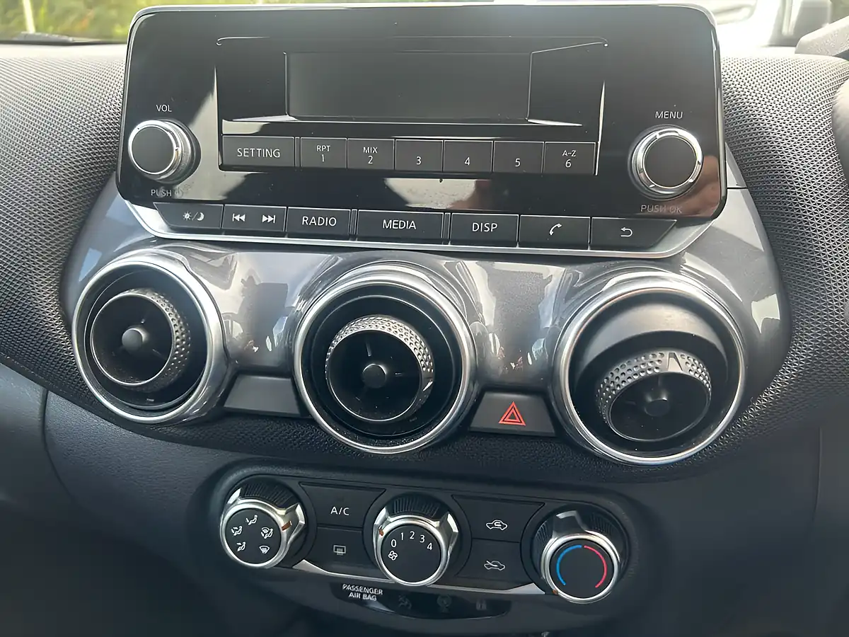Used 2020 Nissan Juke Visia Grey - Interior and Exterior details 17