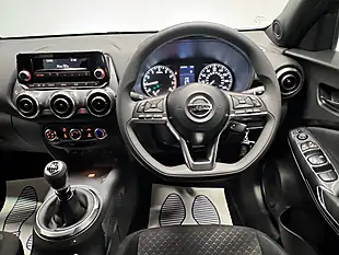 Used 2020 Nissan Juke Visia Ink Blue - Interior and Exterior details 9