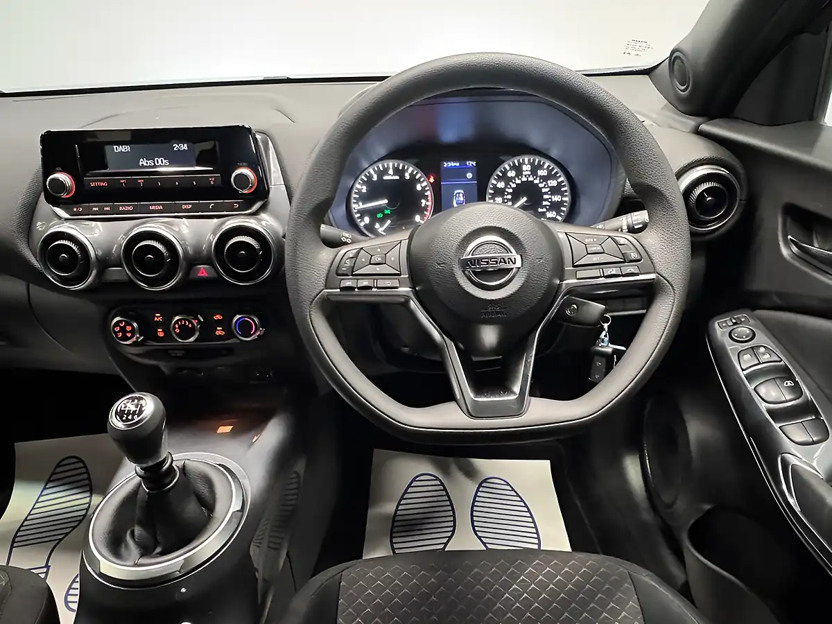 Used 2020 Nissan Juke Visia Ink Blue - Interior and Exterior details 9