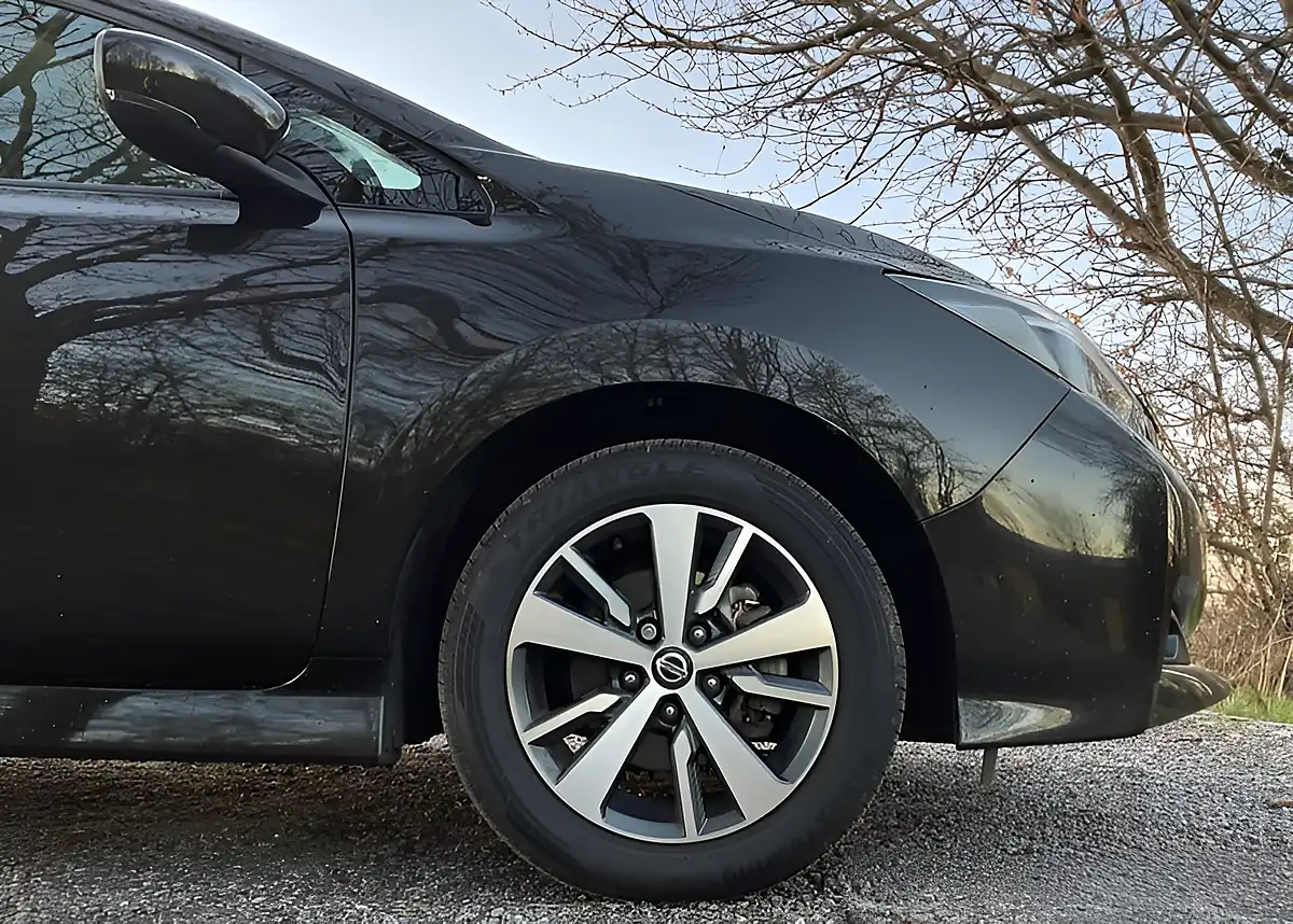 Used 2020 Nissan Leaf Acenta Black - Interior and Exterior details 19