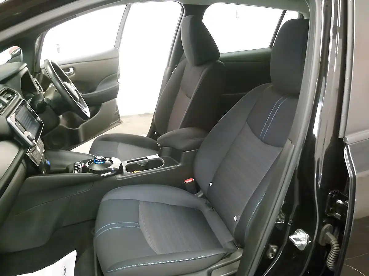 Used 2020 Nissan Leaf Acenta Black - Interior and Exterior details 14