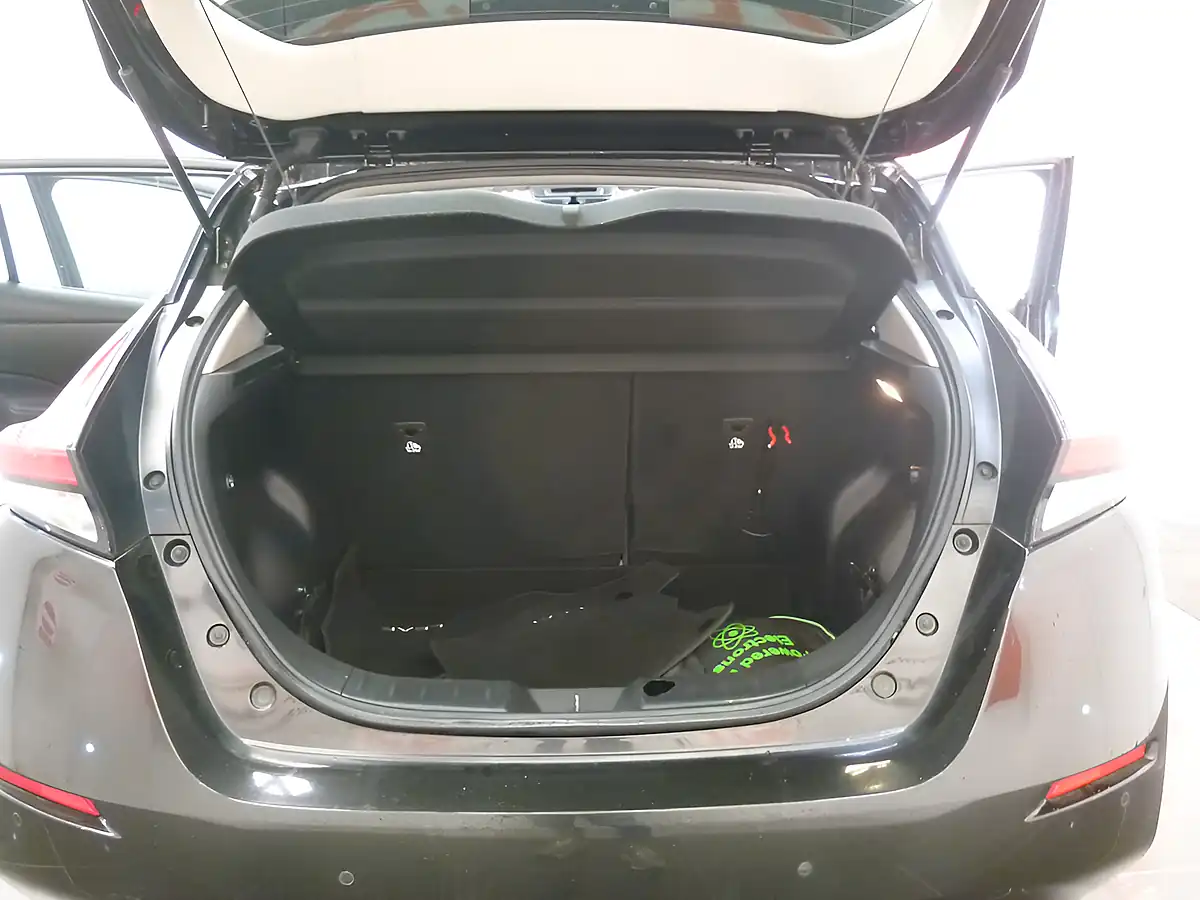 Used 2020 Nissan Leaf Acenta Black - Interior and Exterior details 17