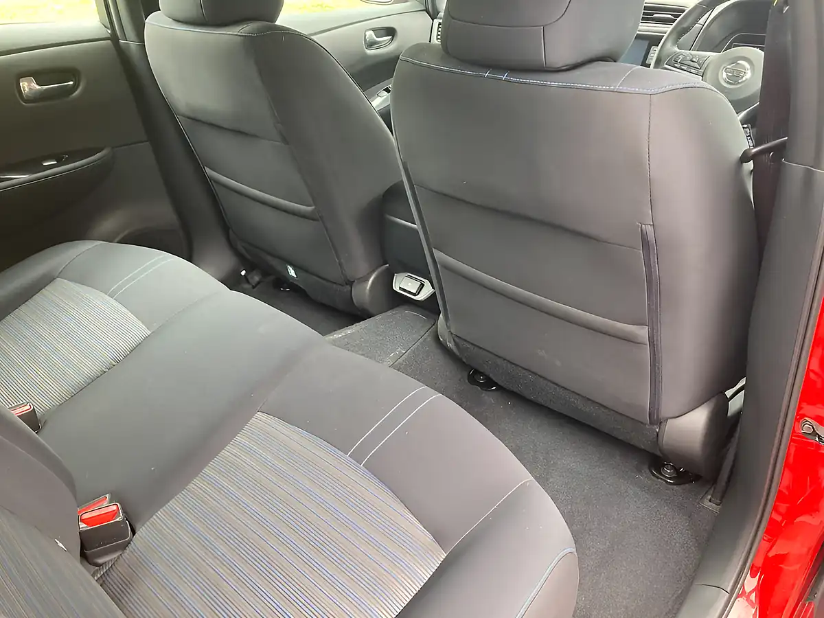 Used 2020 Nissan Leaf Acenta Red - Interior and Exterior details 12