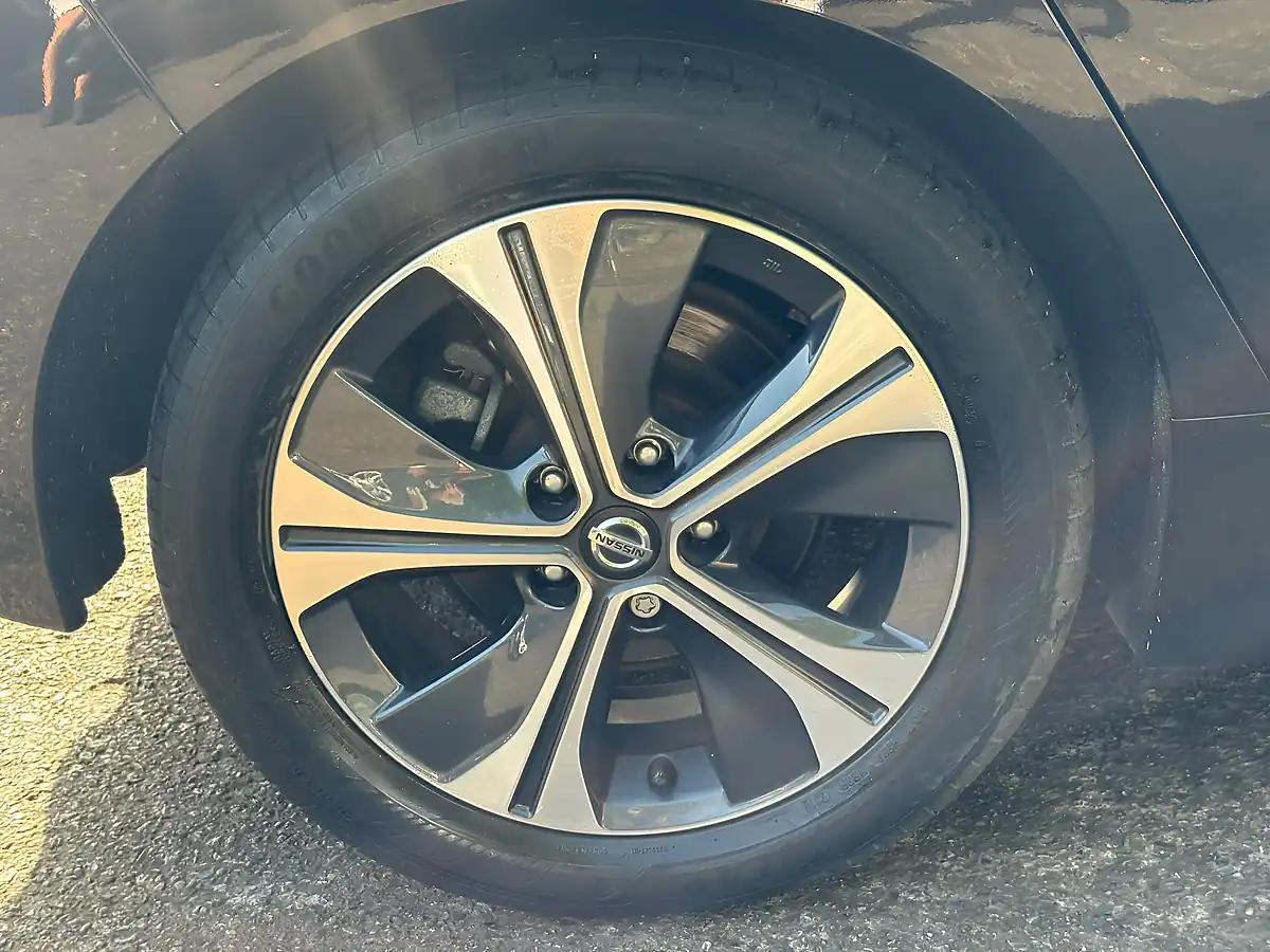 Used 2020 Nissan Leaf N-Connecta Black - Interior and Exterior details 11