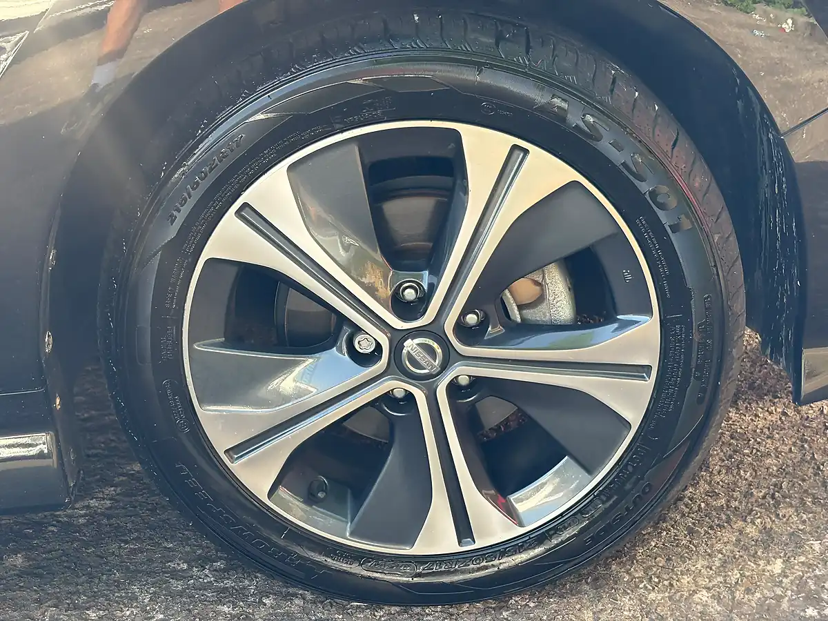 Used 2020 Nissan Leaf N-Connecta Black - Interior and Exterior details 12