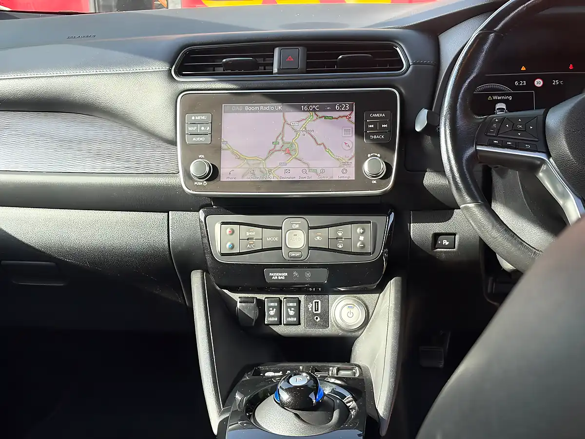 Used 2020 Nissan Leaf N-Connecta Black - Interior and Exterior details 13