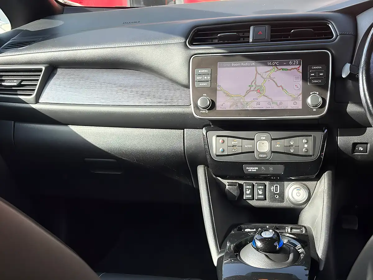 Used 2020 Nissan Leaf N-Connecta Black - Interior and Exterior details 14