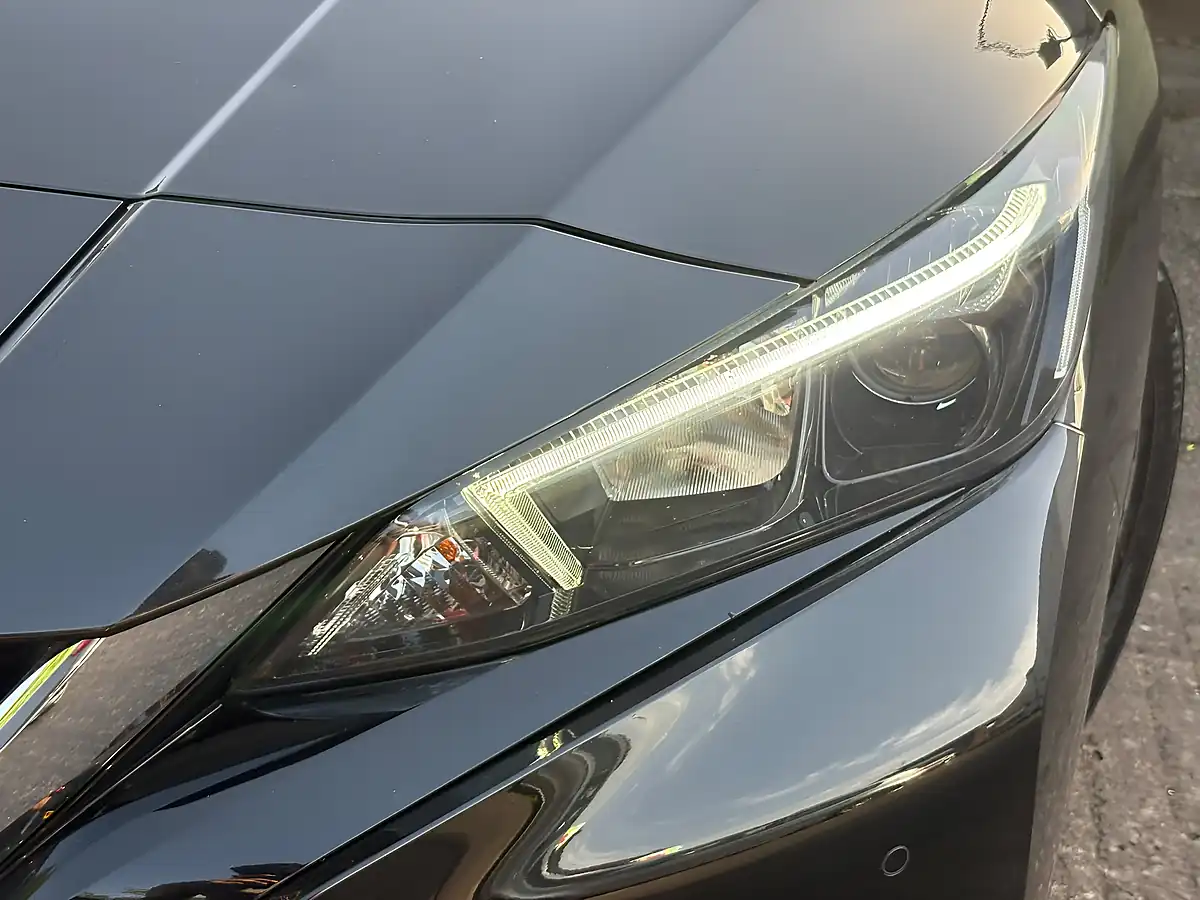 Used 2020 Nissan Leaf N-Connecta Black - Interior and Exterior details 8