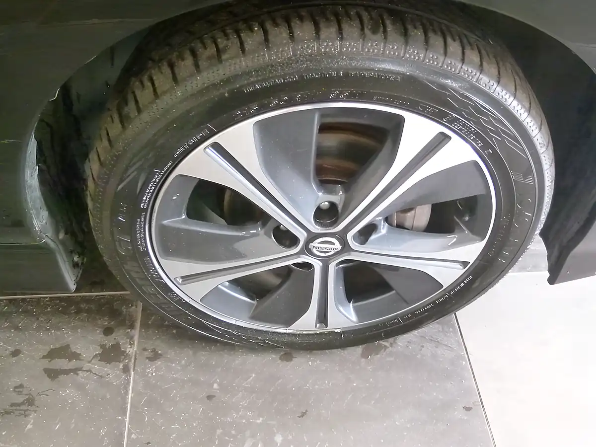 Used 2020 Nissan Leaf N-Connecta Black - Interior and Exterior details 12