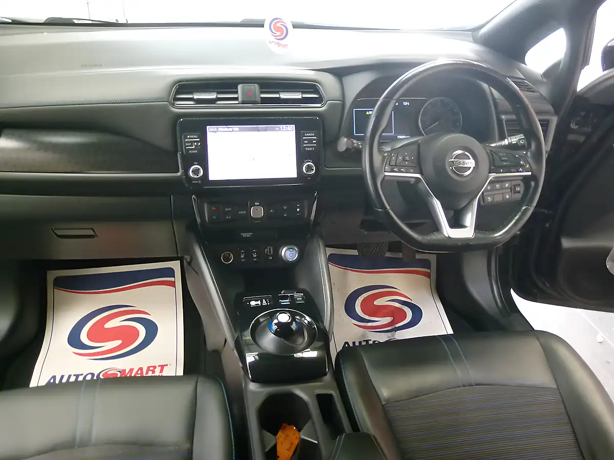 Used 2020 Nissan Leaf N-Connecta Black - Interior and Exterior details 16