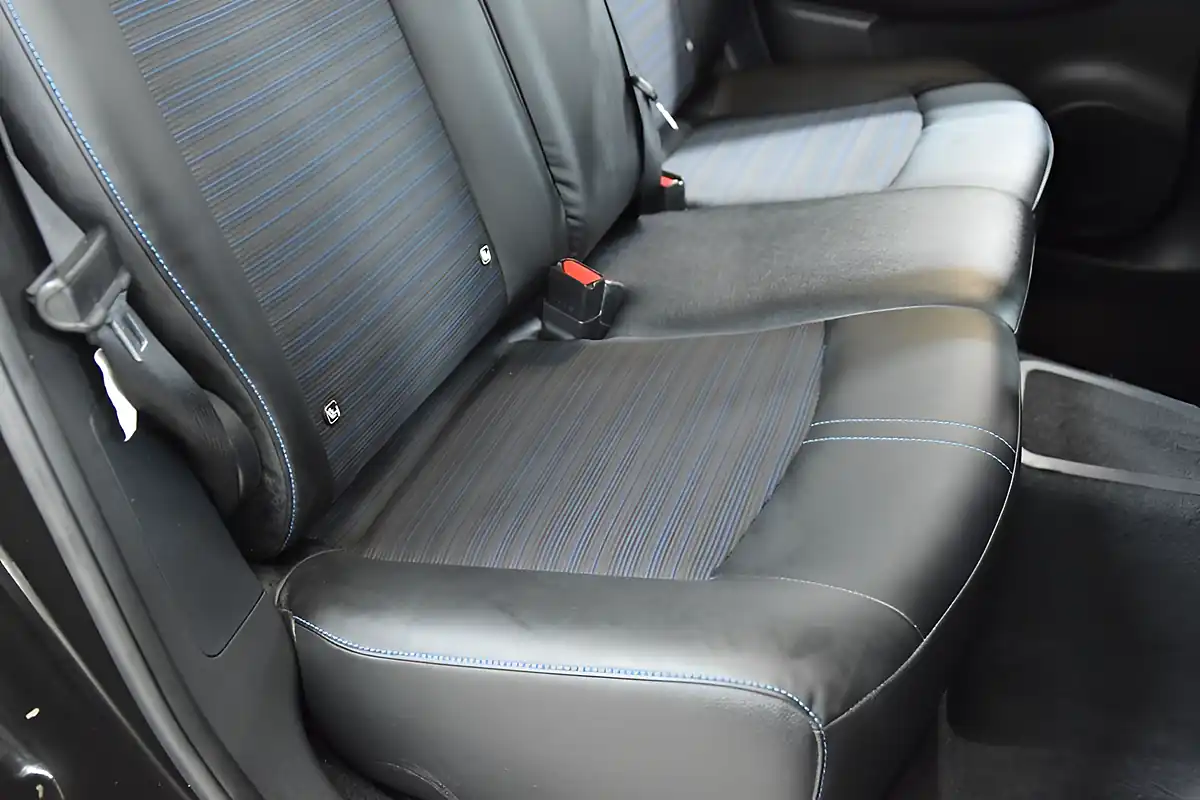 Used 2020 Nissan Leaf N-Connecta Black - Interior and Exterior details 11