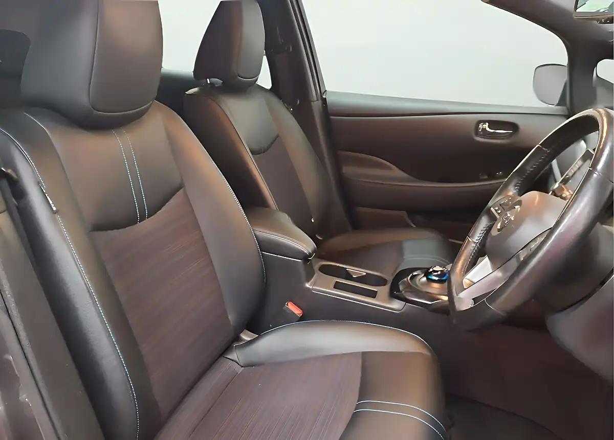 Used 2020 Nissan Leaf N-Connecta Grey - Interior and Exterior details 6