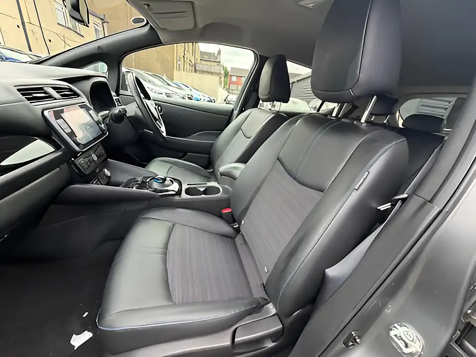 Used 2020 Nissan Leaf N-Connecta Grey - Interior and Exterior details 14