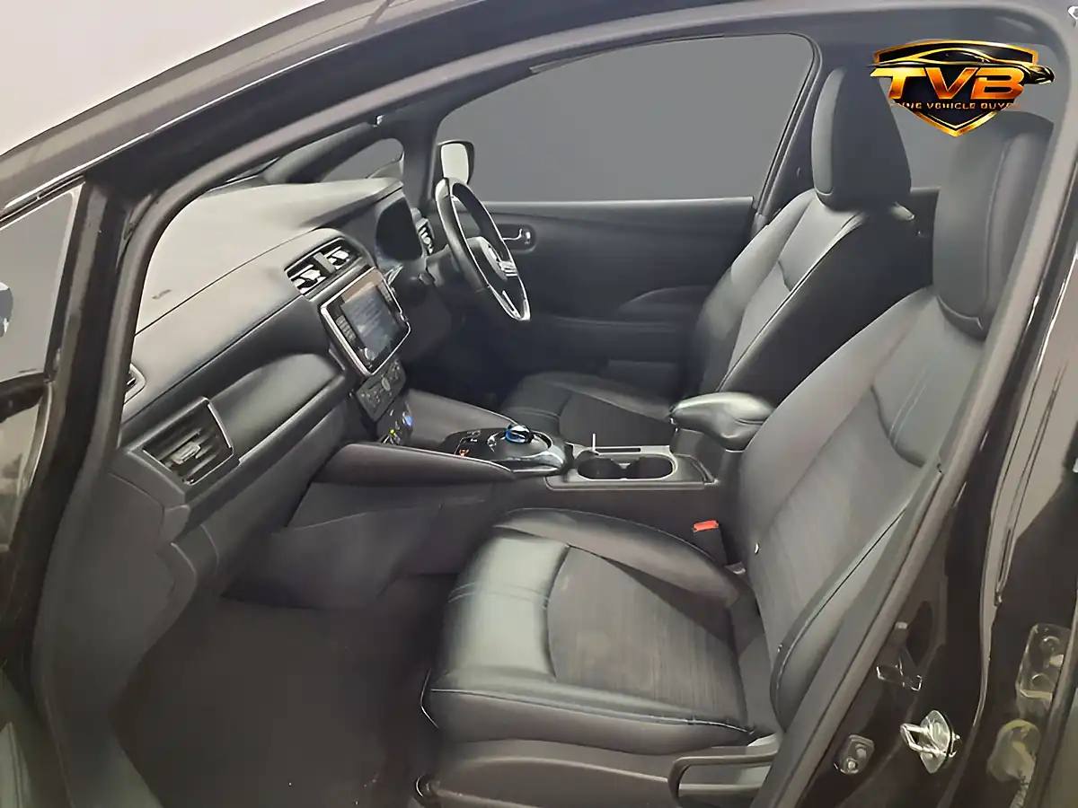 Used 2020 Nissan Leaf N-Connecta Pearl Black - Interior and Exterior details 12