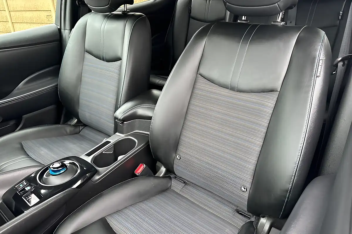 Used 2020 Nissan Leaf N-Connecta Pearl Black - Interior and Exterior details 11