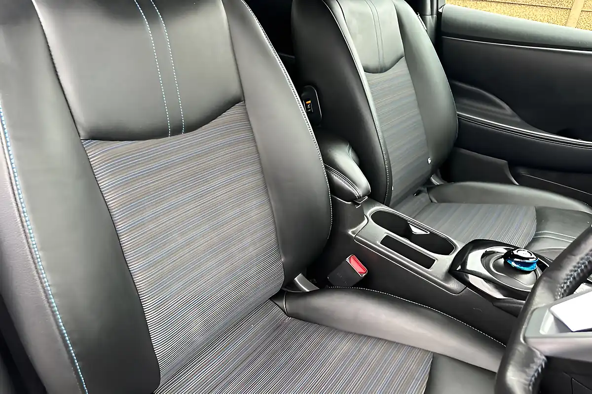 Used 2020 Nissan Leaf N-Connecta Pearl Black - Interior and Exterior details 18