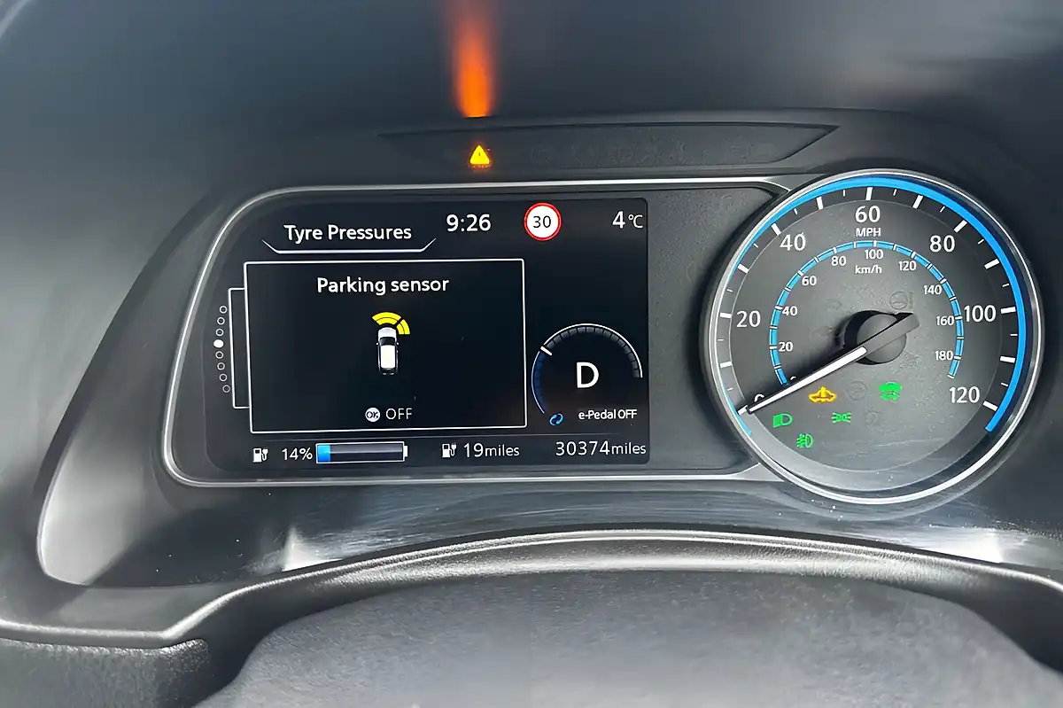 Used 2020 Nissan Leaf N-Connecta Pearl Black - Interior and Exterior details 19