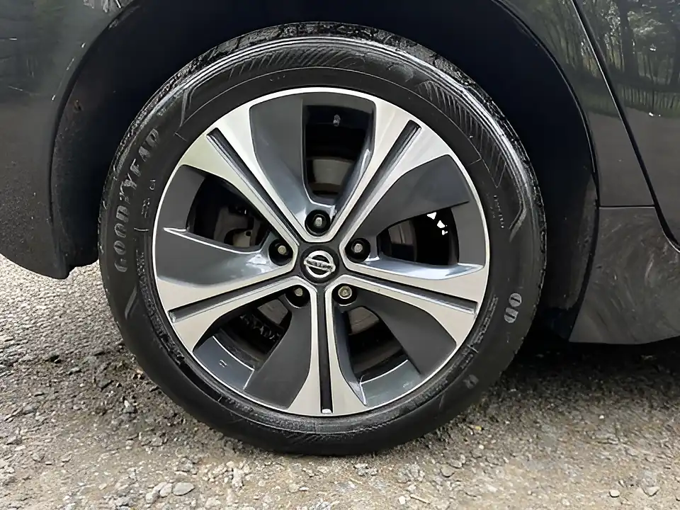 Used 2020 Nissan Leaf Tekna Black - Interior and Exterior details 10