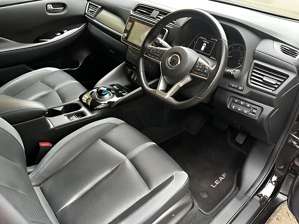 Used 2020 Nissan Leaf Tekna Black - Interior and Exterior details 16