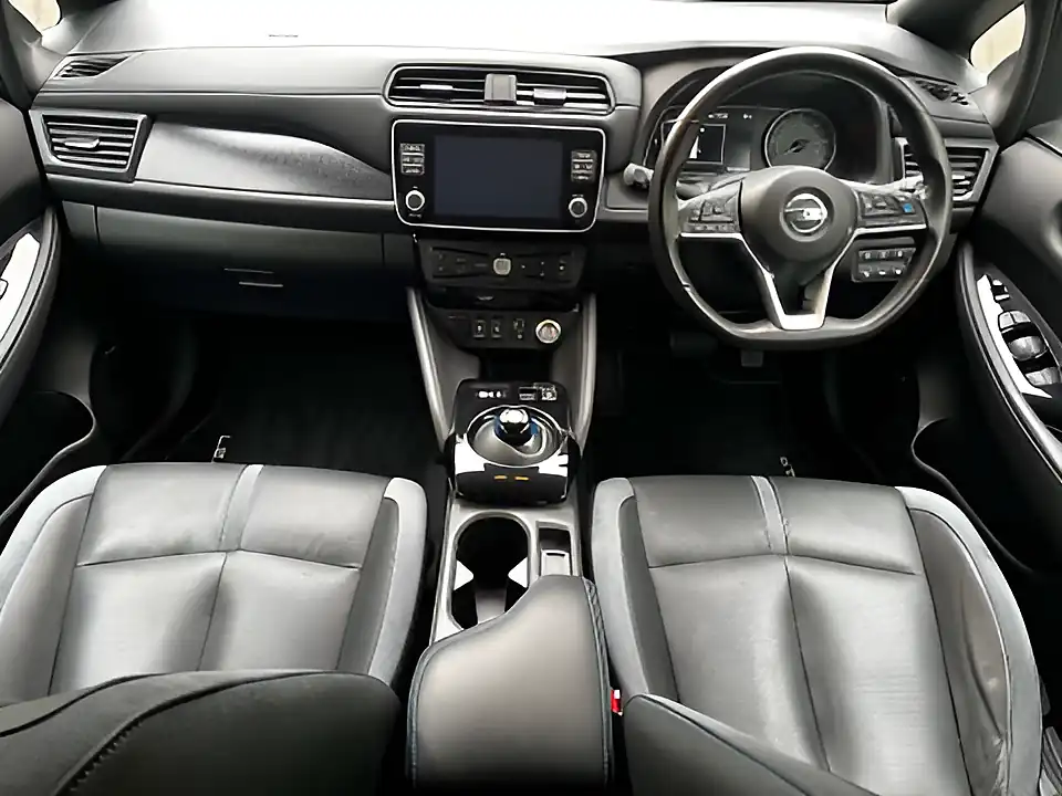 Used 2020 Nissan Leaf Tekna Black - Interior and Exterior details 17