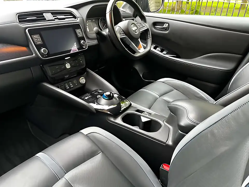 Used 2020 Nissan Leaf Tekna Black - Interior and Exterior details 18