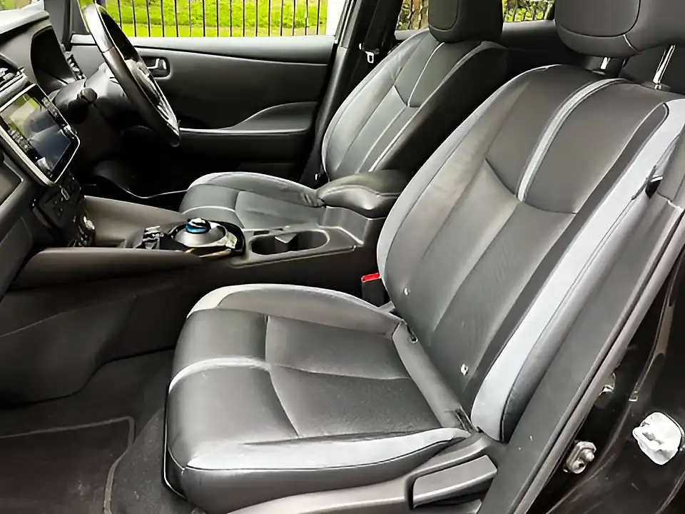 Used 2020 Nissan Leaf Tekna Black - Interior and Exterior details 19