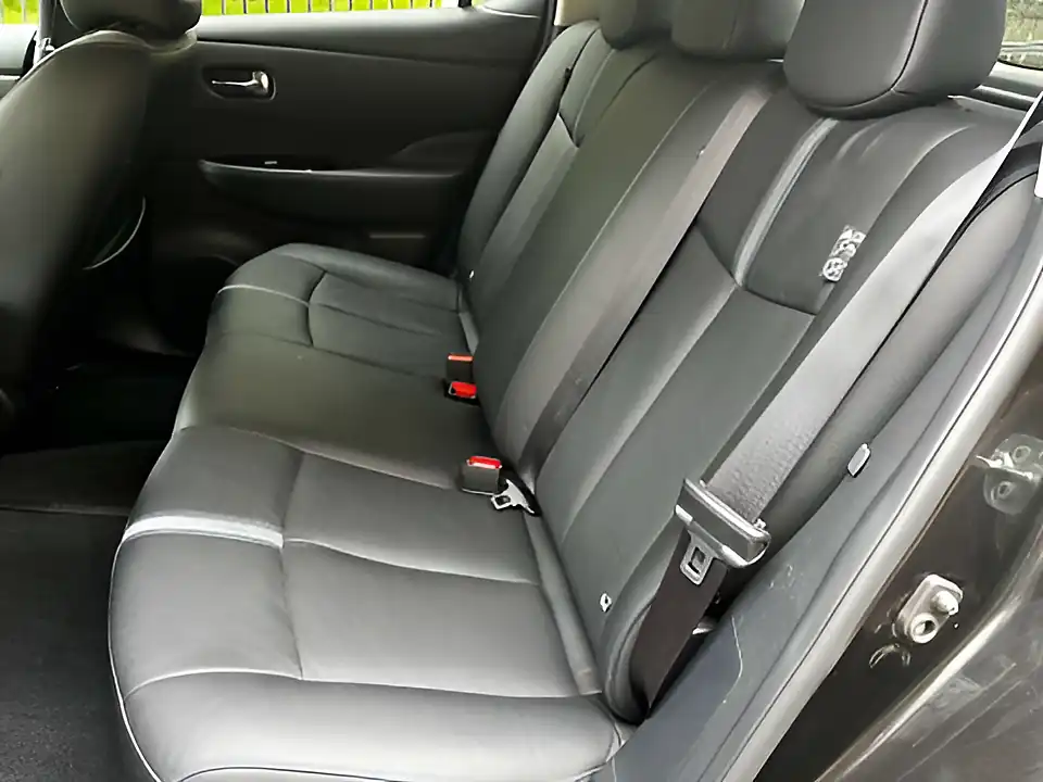 Used 2020 Nissan Leaf Tekna Black - Interior and Exterior details 20