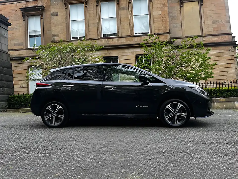 Used 2020 Nissan Leaf Tekna Black - Interior and Exterior details 6