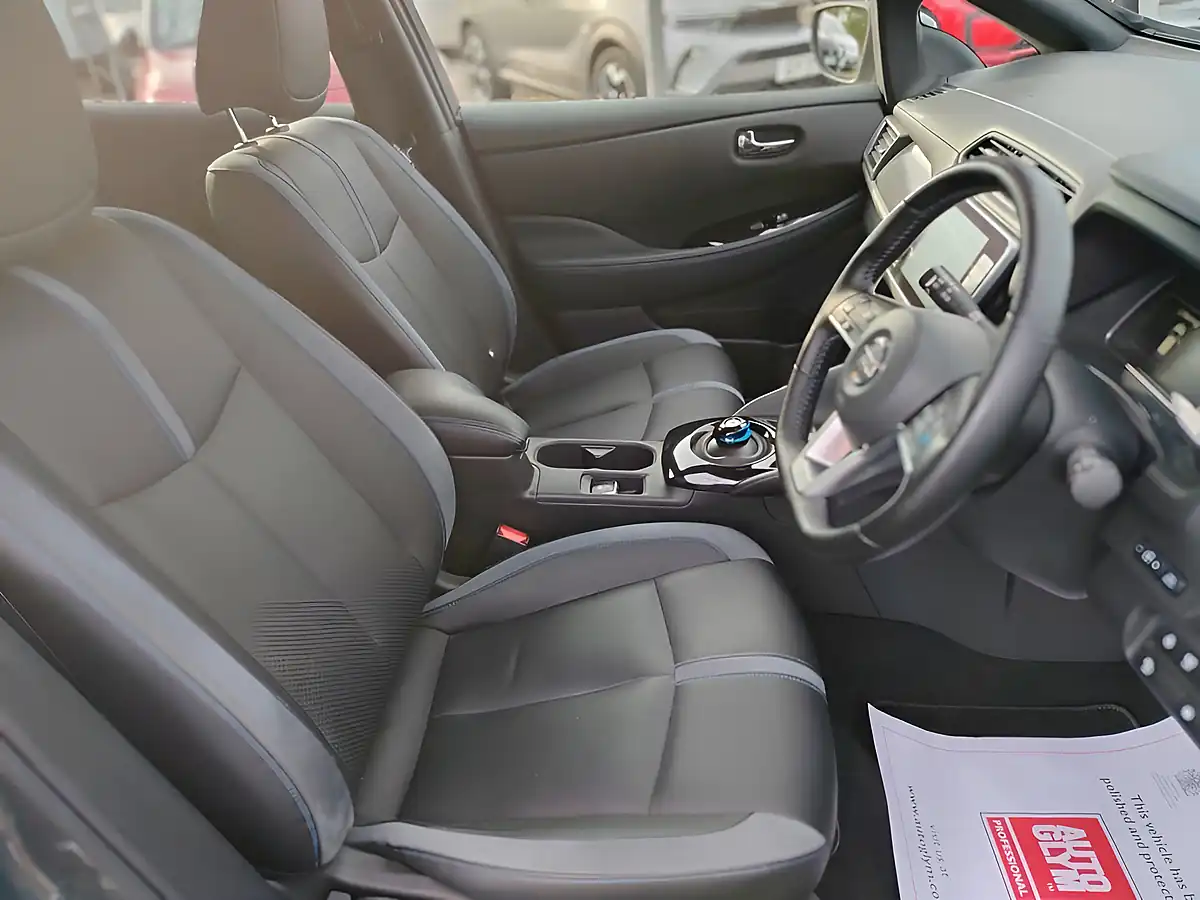Used 2020 Nissan Leaf Tekna Grey - Interior and Exterior details 10