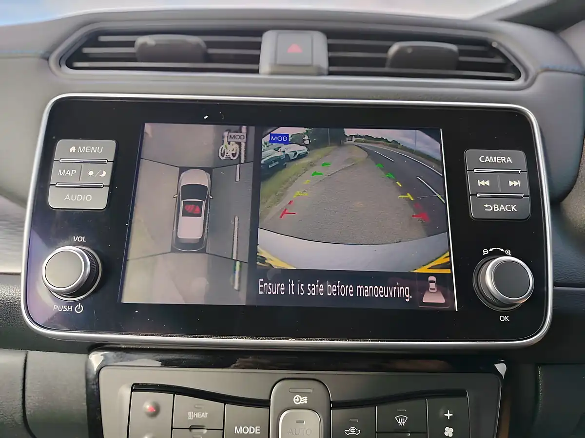 Used 2020 Nissan Leaf Tekna Grey - Interior and Exterior details 14