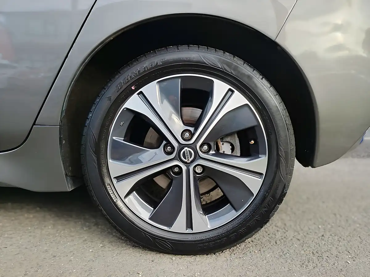 Used 2020 Nissan Leaf Tekna Grey - Interior and Exterior details 16