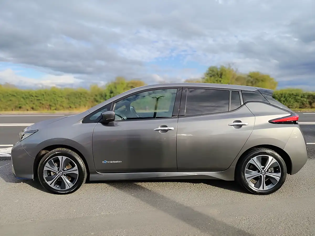 Used 2020 Nissan Leaf Tekna Grey - Interior and Exterior details 8