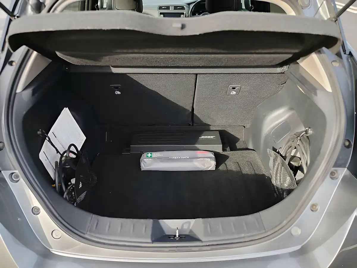 Used 2020 Nissan Leaf Tekna Grey - Interior and Exterior details 9