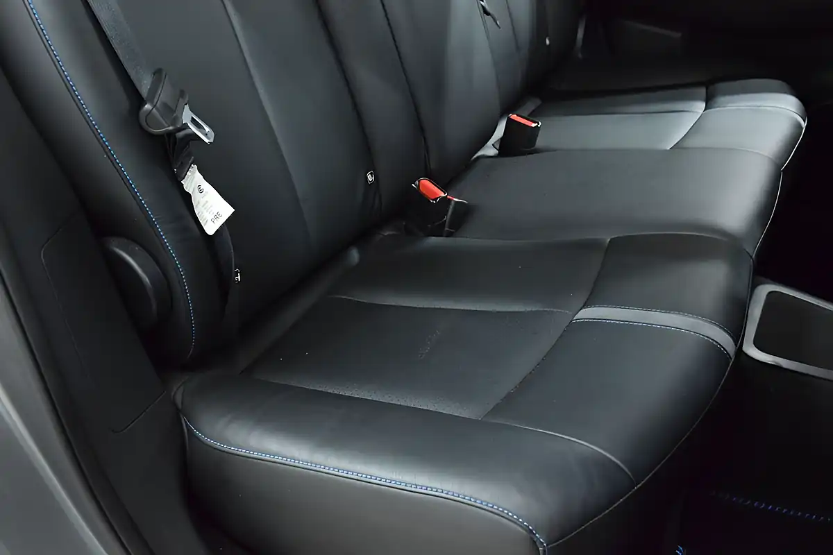 Used 2020 Nissan Leaf Tekna Grey - Interior and Exterior details 14