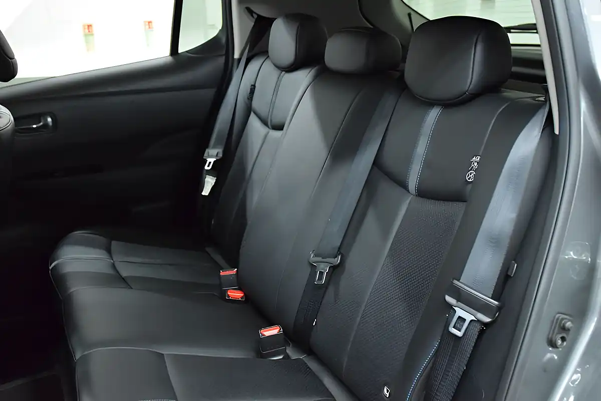 Used 2020 Nissan Leaf Tekna Grey - Interior and Exterior details 16
