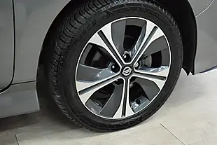 Used 2020 Nissan Leaf Tekna Grey - Interior and Exterior details 7