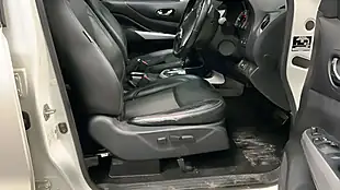 Used 2020 Nissan Navara N-Guard White - Interior and Exterior details 8