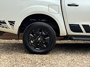Used 2020 Nissan Navara N-Guard White - Interior and Exterior details 12