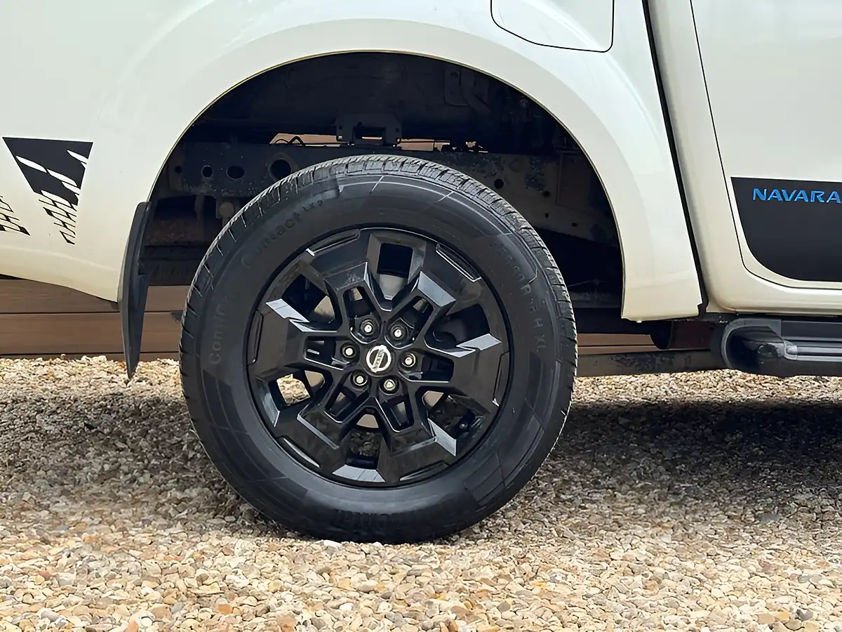 Used 2020 Nissan Navara N-Guard White - Interior and Exterior details 13