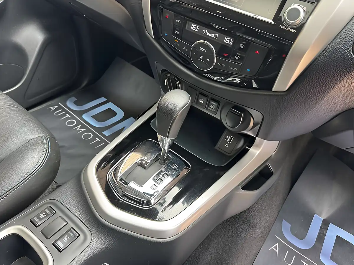Used 2020 Nissan Navara N-Guard White - Interior and Exterior details 15