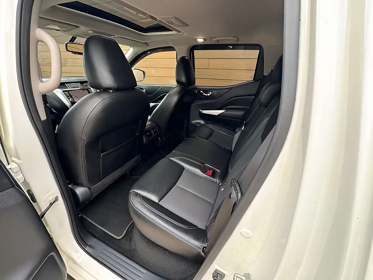 Used 2020 Nissan Navara N-Guard White - Interior and Exterior details 20