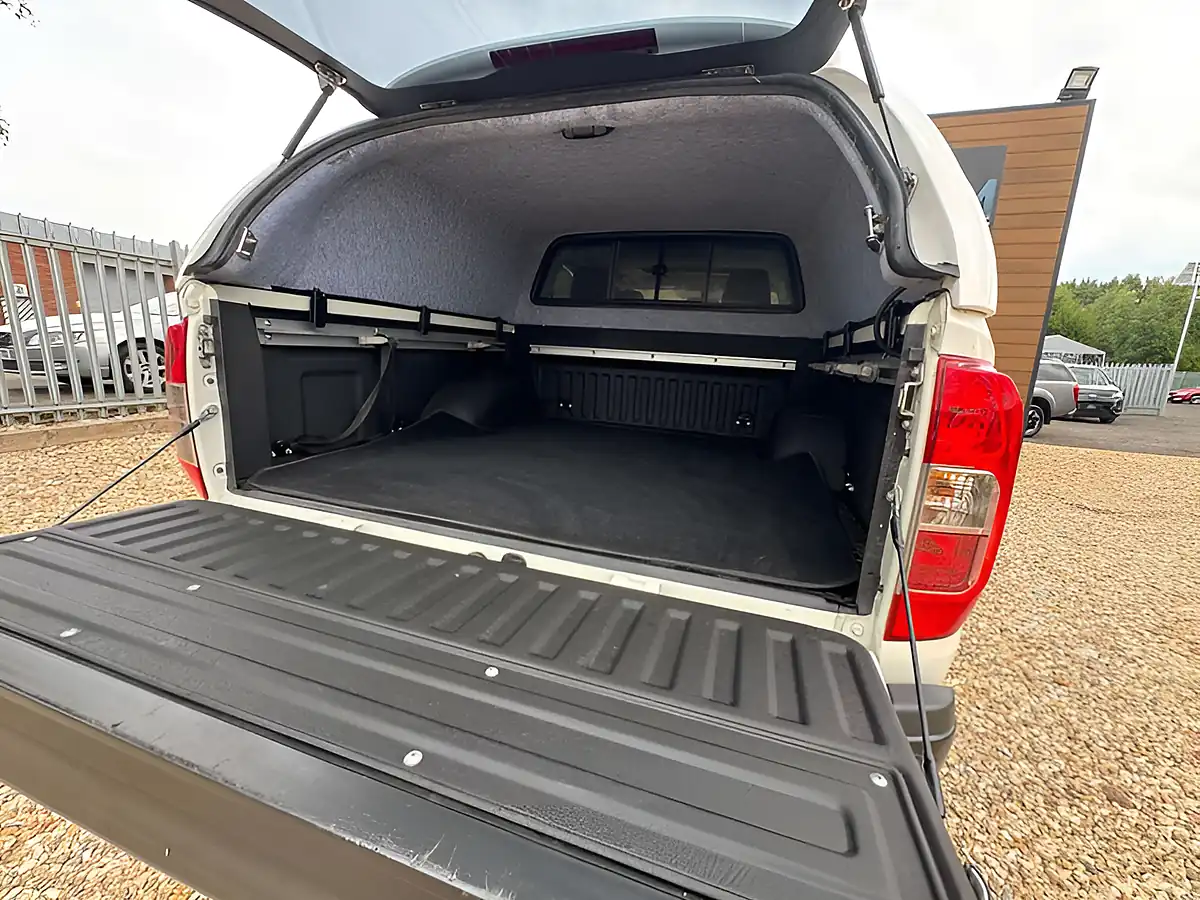Used 2020 Nissan Navara N-Guard White - Interior and Exterior details 5