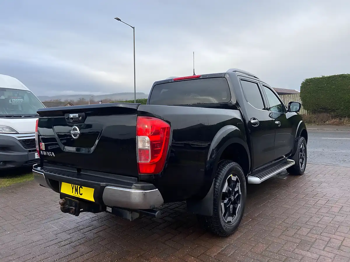 Used 2020 Nissan Navara Tekna Black - Interior and Exterior details 11