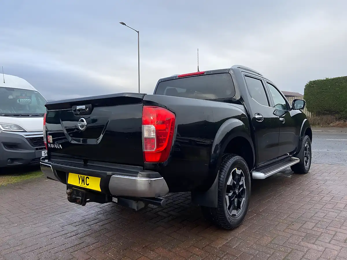 Used 2020 Nissan Navara Tekna Black - Interior and Exterior details 12