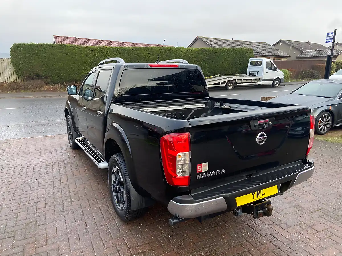 Used 2020 Nissan Navara Tekna Black - Interior and Exterior details 16