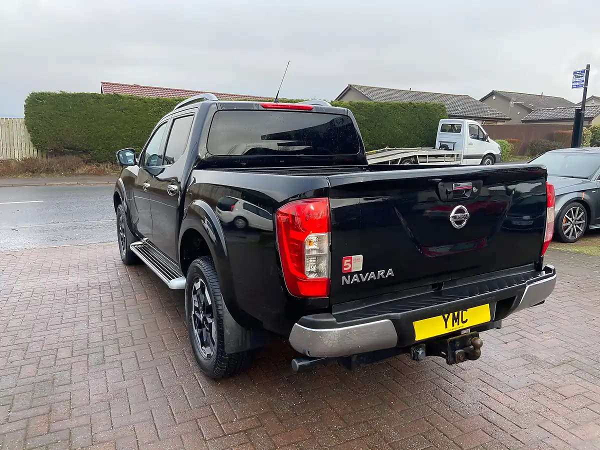 Used 2020 Nissan Navara Tekna Black - Interior and Exterior details 17